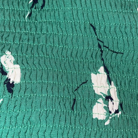 Abercrombie & Fitch Green Floral Crop 💚 - Picture 12 of 15